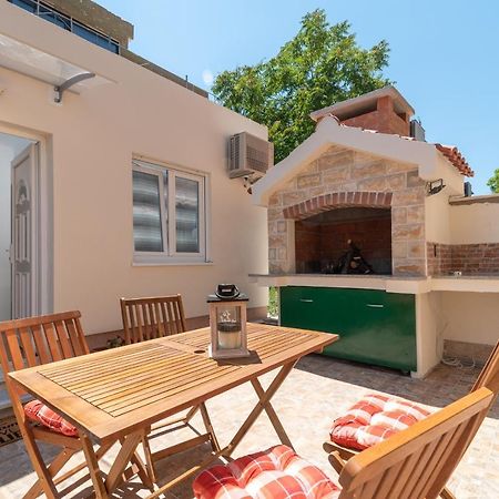 Small Private House With A Terrace In Trogir Apartment ภายนอก รูปภาพ