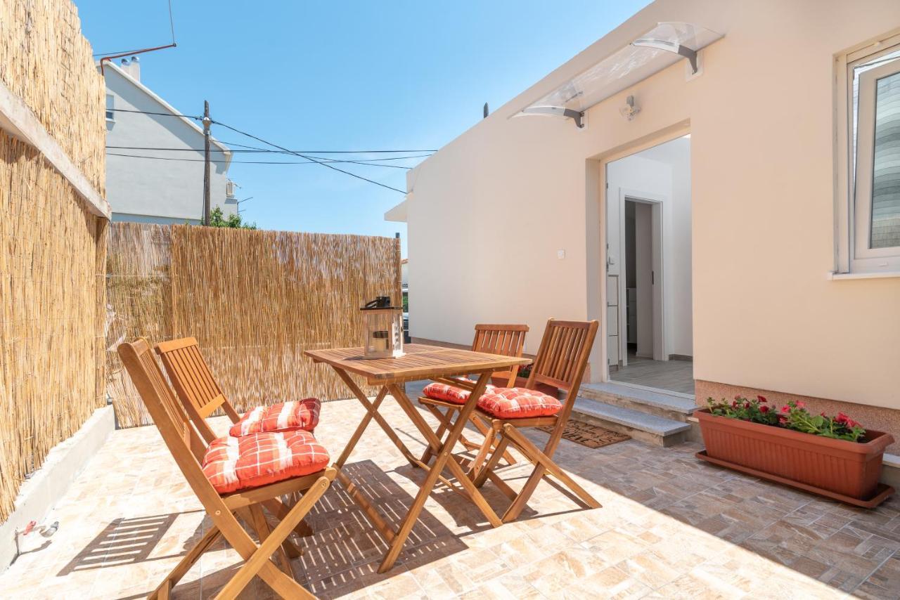 Small Private House With A Terrace In Trogir Apartment ภายนอก รูปภาพ