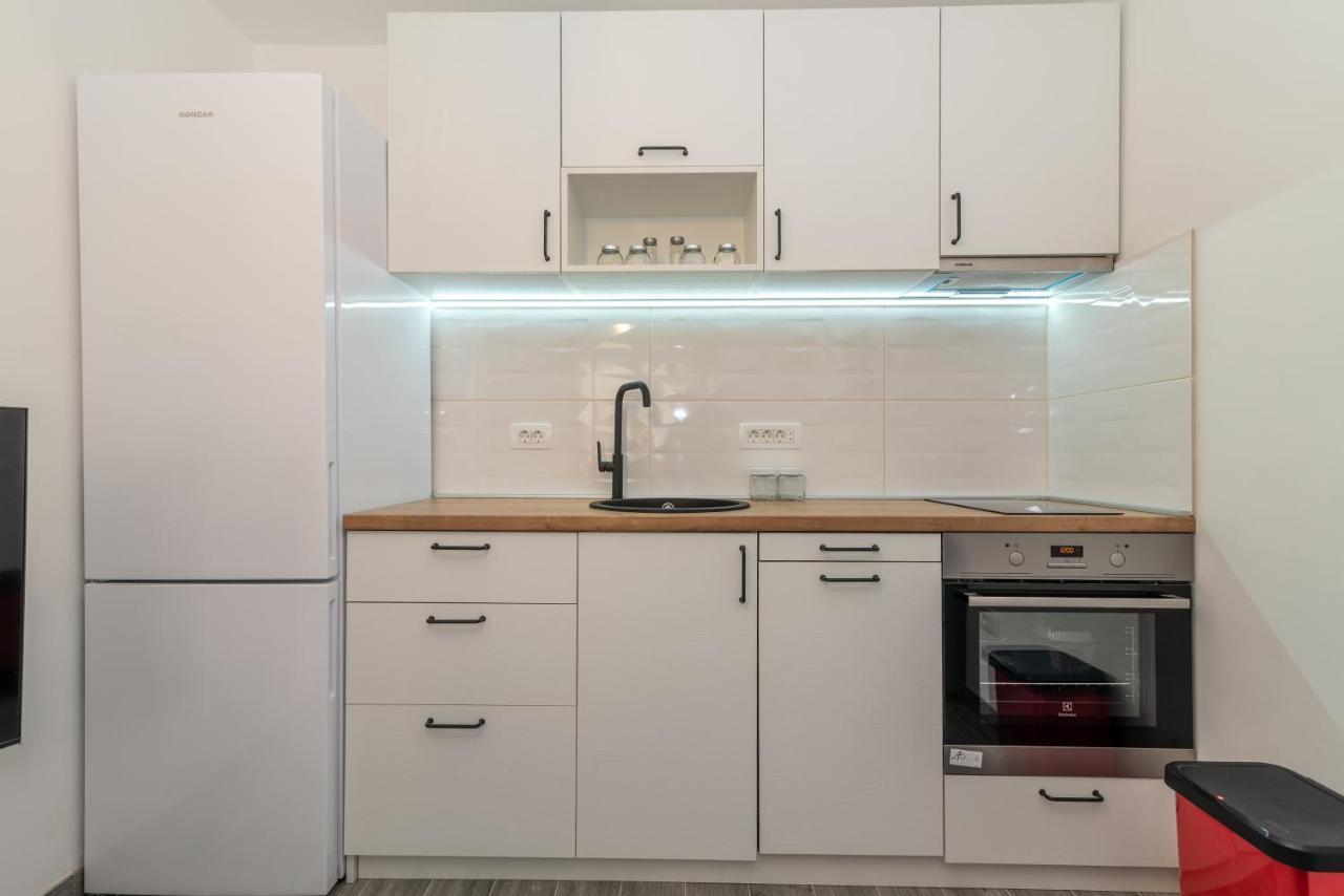 Small Private House With A Terrace In Trogir Apartment ภายนอก รูปภาพ