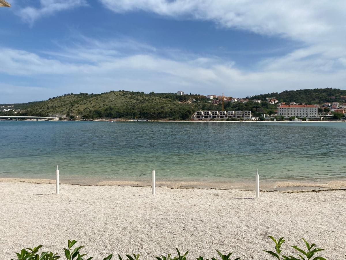 Small Private House With A Terrace In Trogir Apartment ภายนอก รูปภาพ